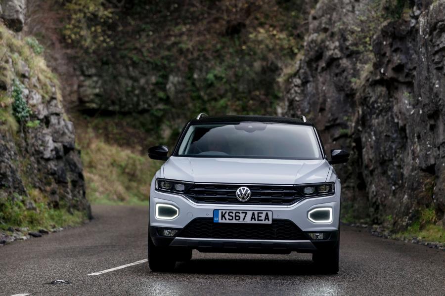  Volkswagen T-Roc 2017 года  (UK) (фото 7 из 40)